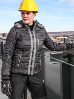 Refrigiwear Women's Pure-Soft Puffer Jacket 13 Refrigiwear Women's Pure-Soft Puffer Jacket -Refrigiwear 0473 action 10366.1699390832