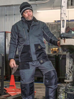 Refrigiwear ChillShield® Jacket -Refrigiwear 8650 Action1 56418.1667838521