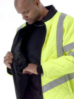 Refrigiwear HiVis Diamond Quilted Jacket -Refrigiwear 8730 right pocket 04004.1693496990